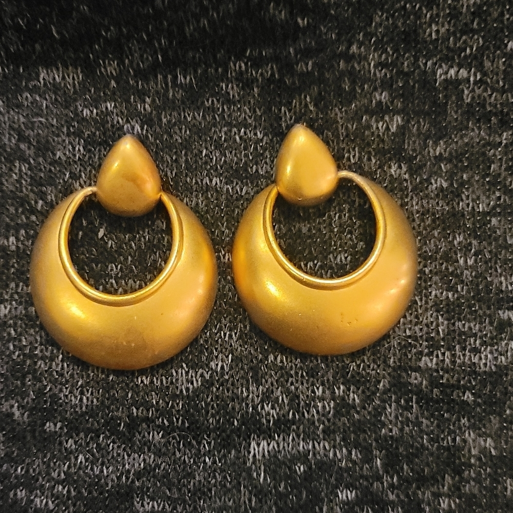 Vintage Gold Toned Door knocker earrings